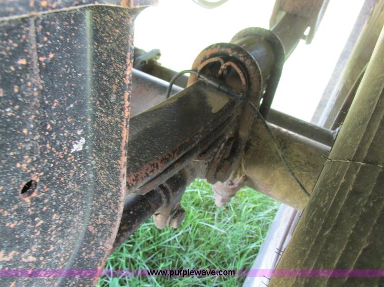 image for item I8969 2000 Wheeler pup trailer