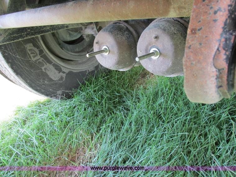 image for item I8969 2000 Wheeler pup trailer