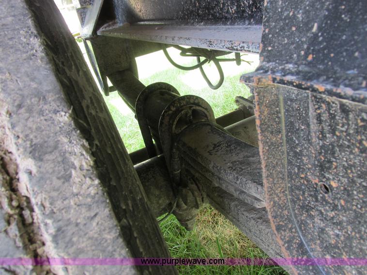 image for item I8969 2000 Wheeler pup trailer