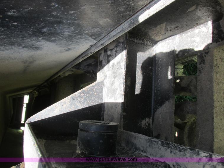 image for item I8969 2000 Wheeler pup trailer