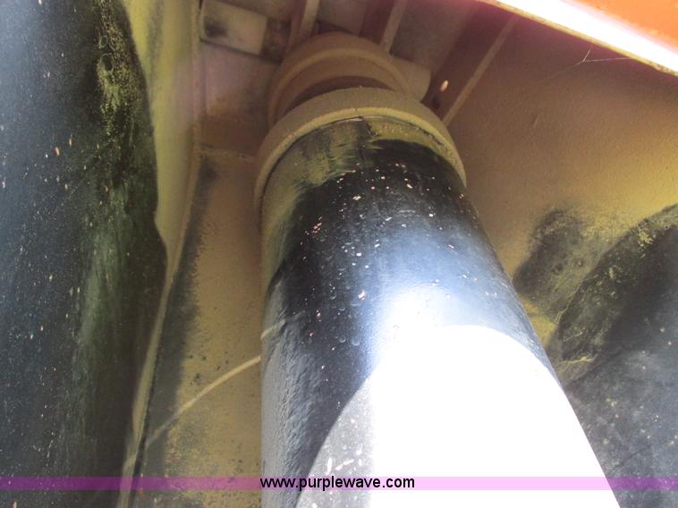 image for item I8969 2000 Wheeler pup trailer