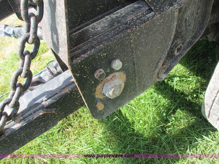 image for item I8969 2000 Wheeler pup trailer