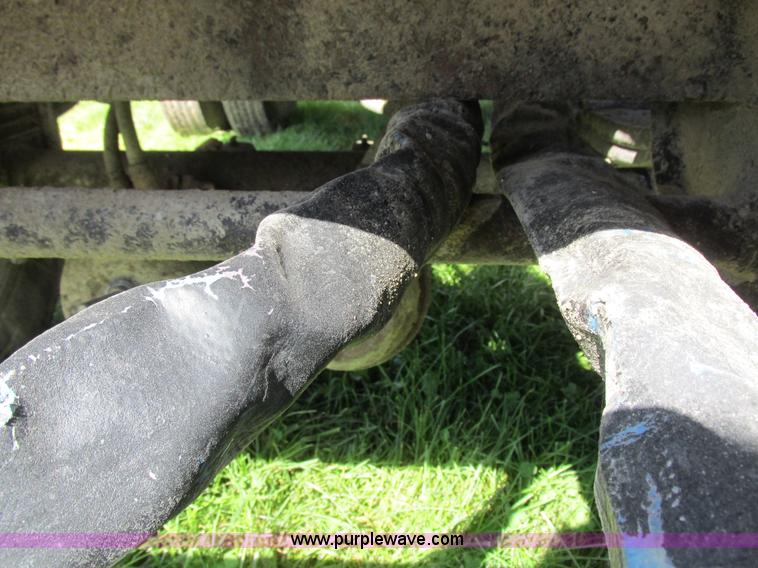 image for item I8969 2000 Wheeler pup trailer