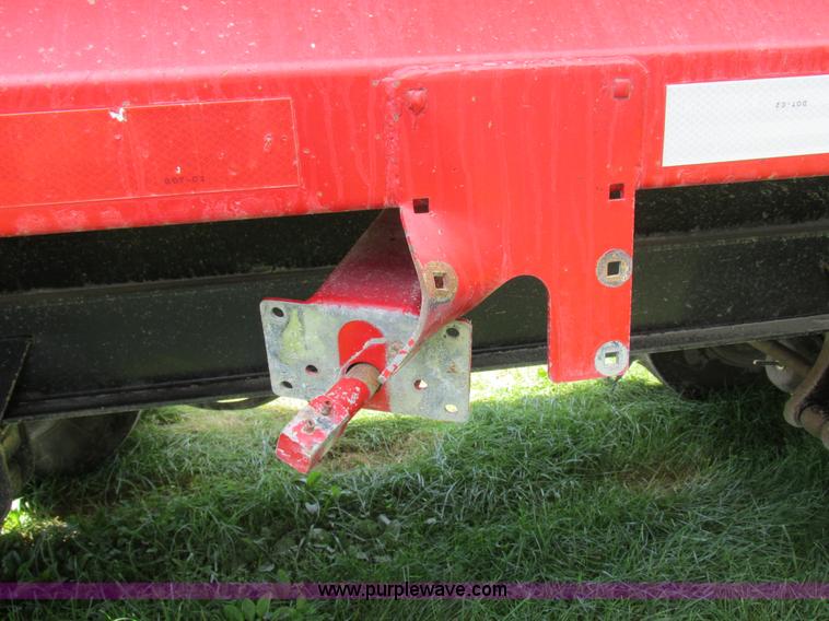 image for item I8969 2000 Wheeler pup trailer