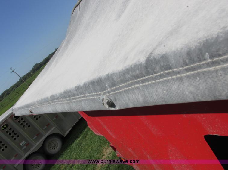 image for item I8969 2000 Wheeler pup trailer