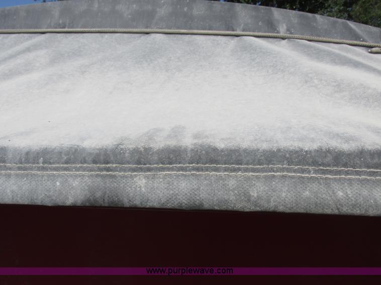 image for item I8969 2000 Wheeler pup trailer