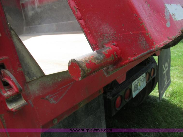 image for item I8969 2000 Wheeler pup trailer