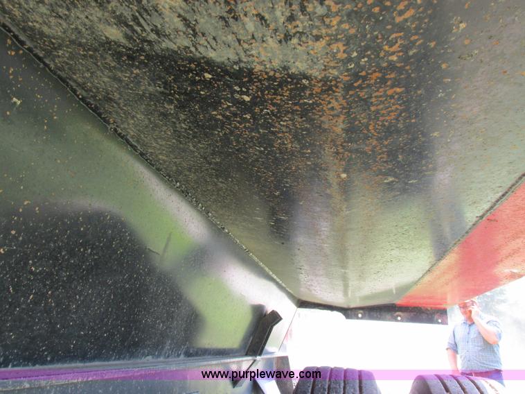 image for item I8969 2000 Wheeler pup trailer