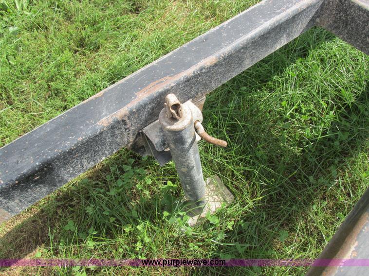 image for item I8969 2000 Wheeler pup trailer