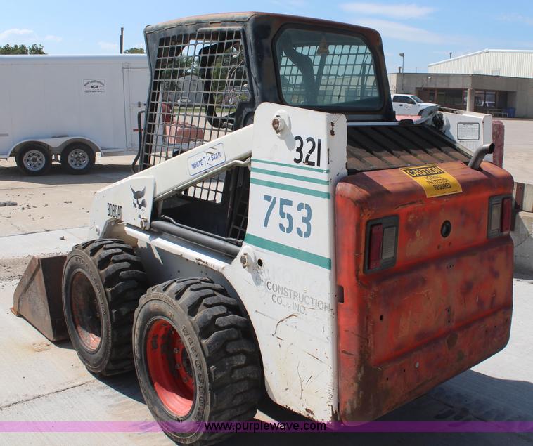 image for item J2031 2001 Bobcat 753G skid steer