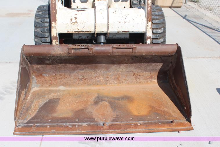 image for item J2031 2001 Bobcat 753G skid steer