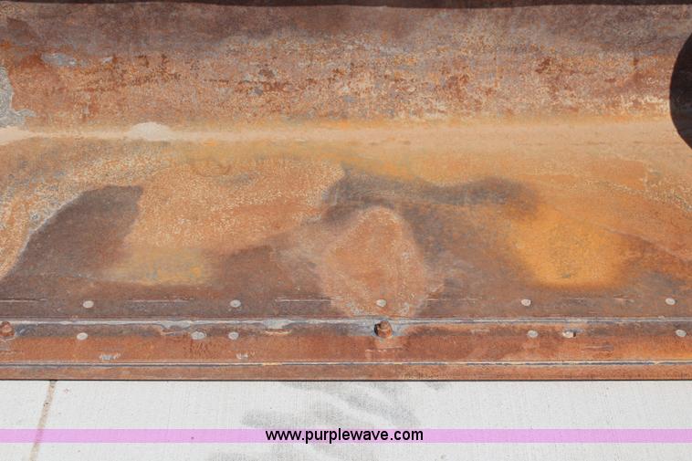 image for item J2031 2001 Bobcat 753G skid steer