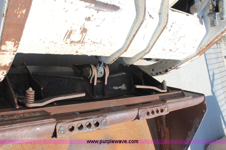 image for item J2031 2001 Bobcat 753G skid steer