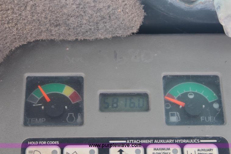 image for item J2031 2001 Bobcat 753G skid steer