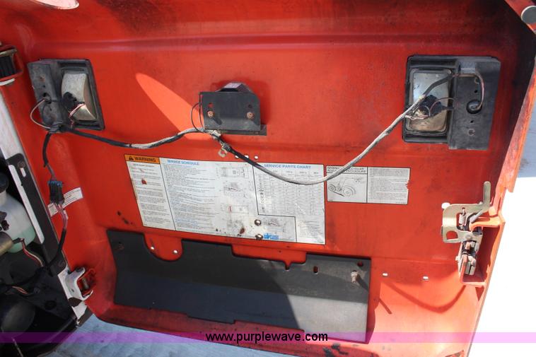 image for item J2031 2001 Bobcat 753G skid steer