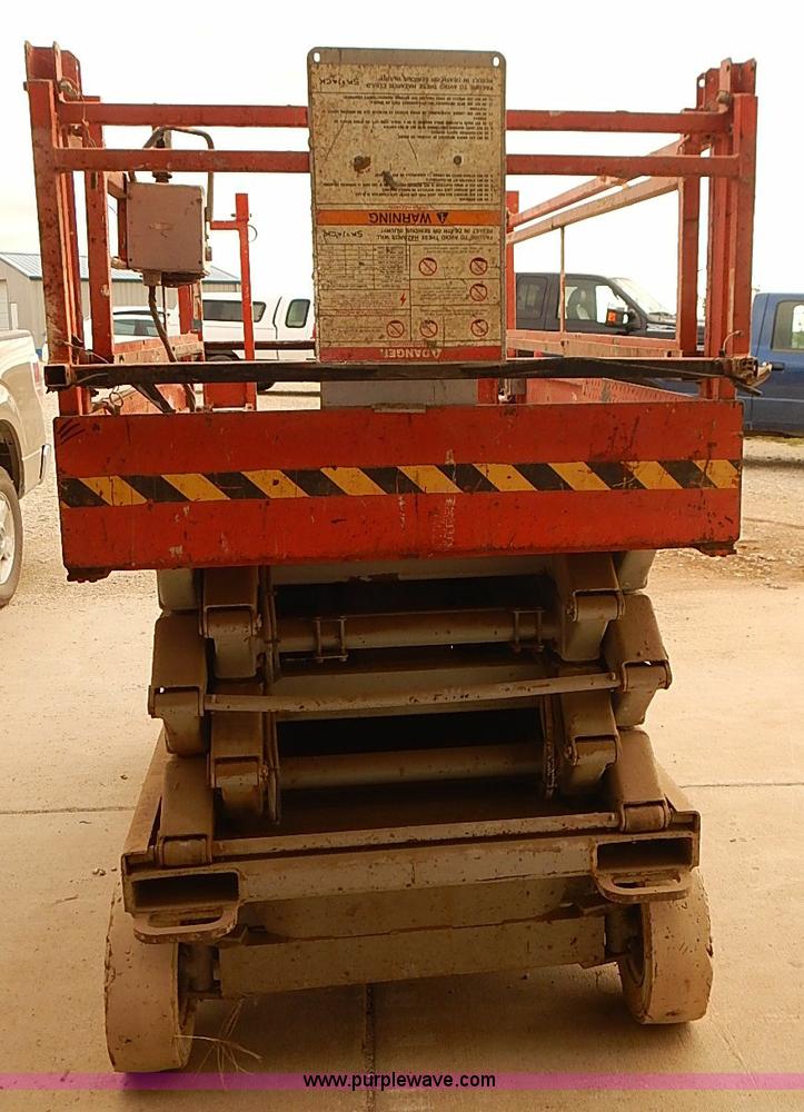 image for item J3105 1999 Skyjack III 4626 scissor lift