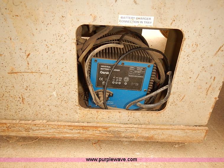 image for item J3105 1999 Skyjack III 4626 scissor lift