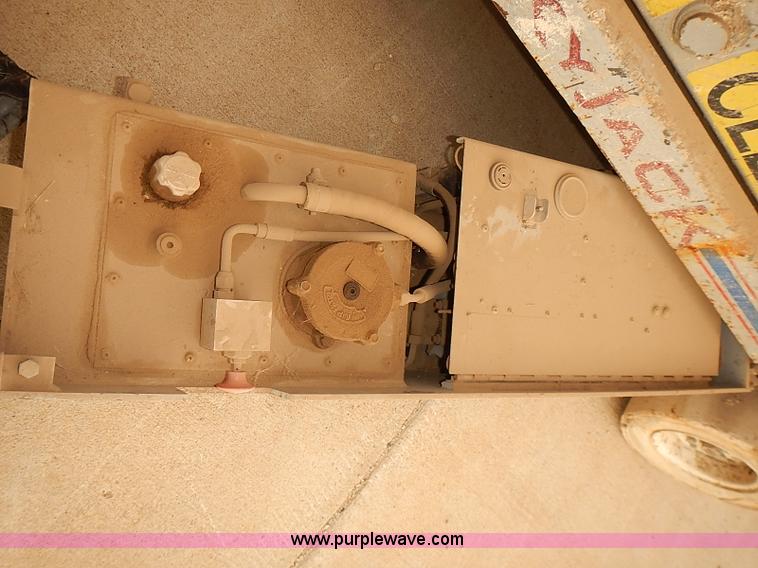 image for item J3105 1999 Skyjack III 4626 scissor lift