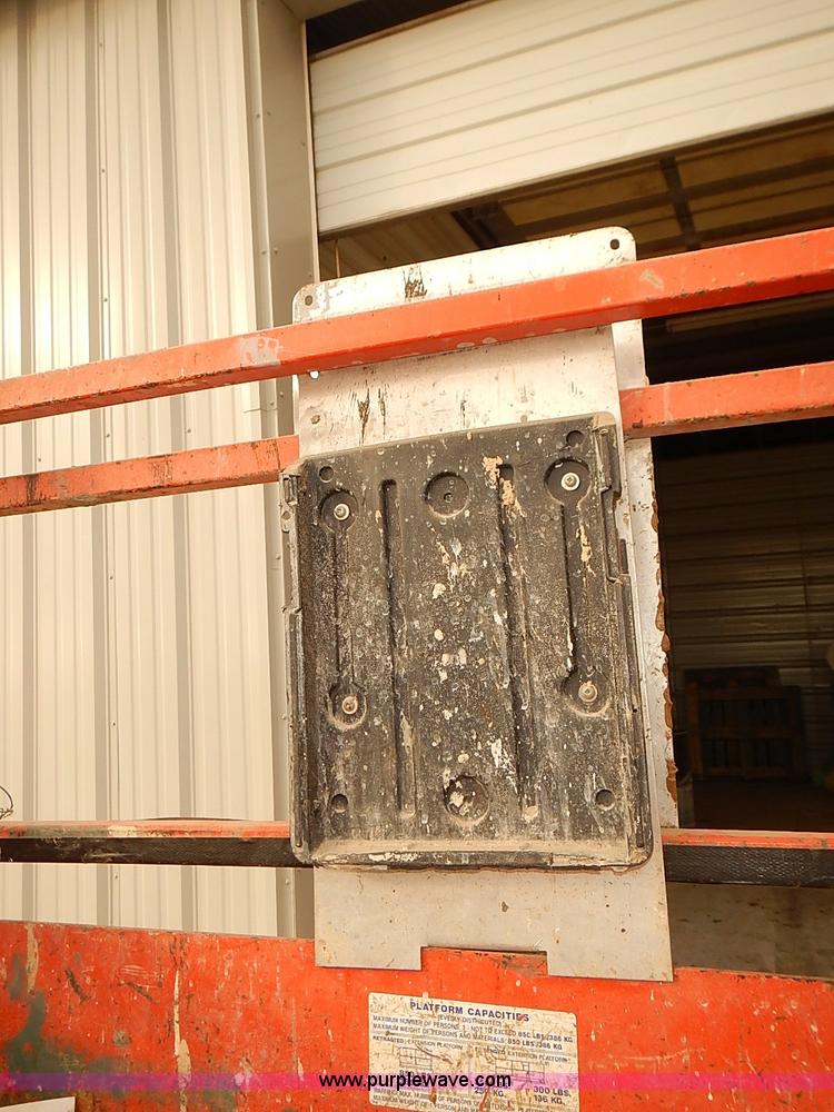 image for item J3105 1999 Skyjack III 4626 scissor lift