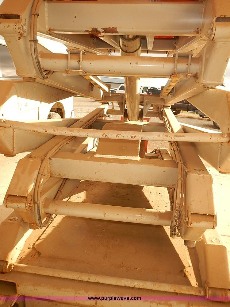 image for item J3105 1999 Skyjack III 4626 scissor lift