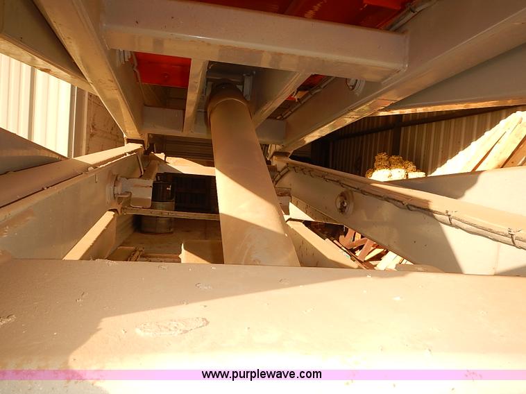 image for item J3105 1999 Skyjack III 4626 scissor lift