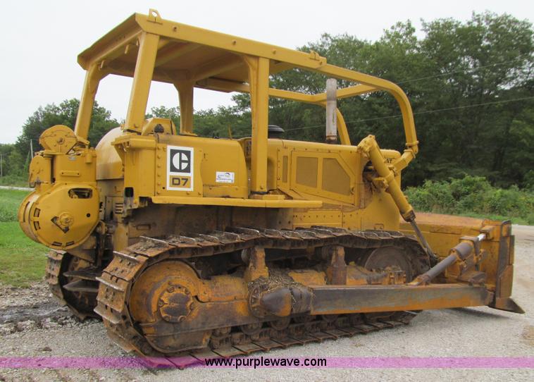 image for item J3413 1974 Caterpillar D7F dozer