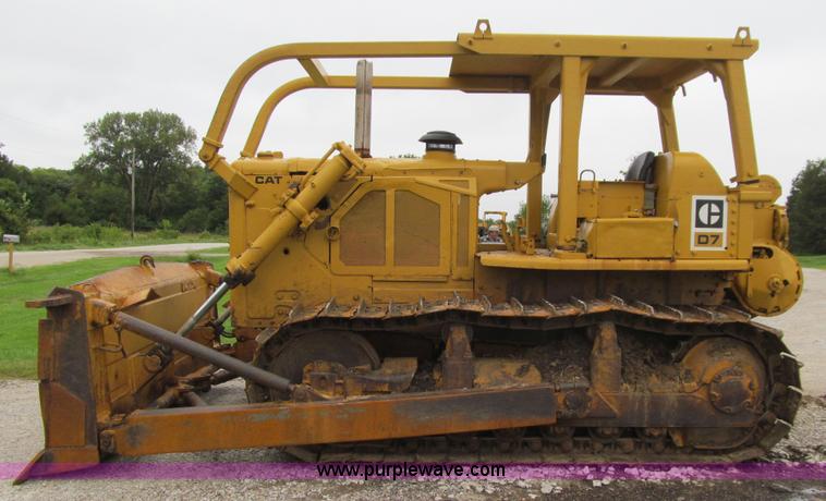 image for item J3413 1974 Caterpillar D7F dozer