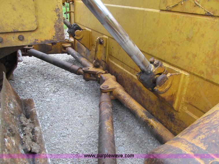 image for item J3413 1974 Caterpillar D7F dozer