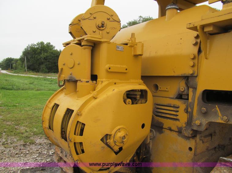 image for item J3413 1974 Caterpillar D7F dozer