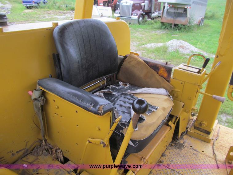 image for item J3413 1974 Caterpillar D7F dozer