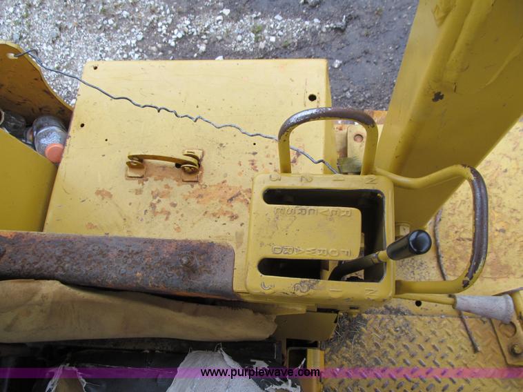 image for item J3413 1974 Caterpillar D7F dozer