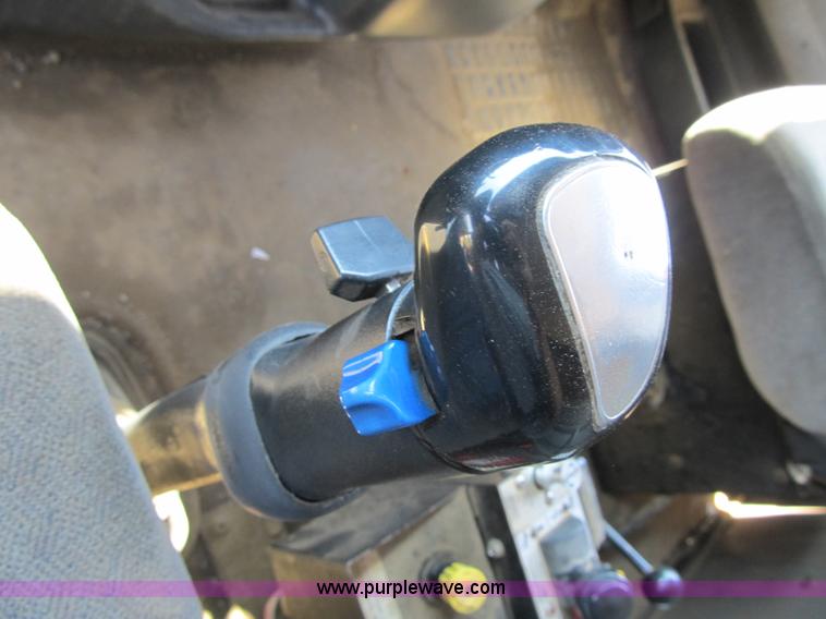 image for item Z9128 2002 Volvo VHD64F triple axle dump truck