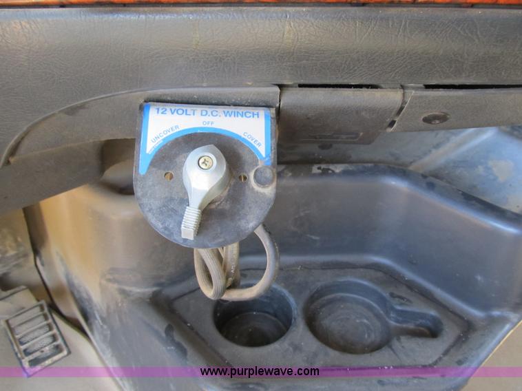 image for item Z9128 2002 Volvo VHD64F triple axle dump truck