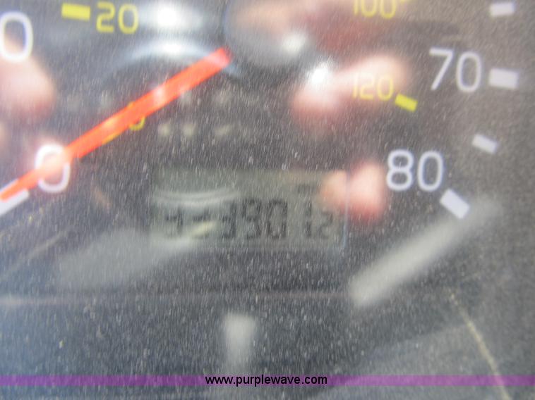 image for item Z9128 2002 Volvo VHD64F triple axle dump truck