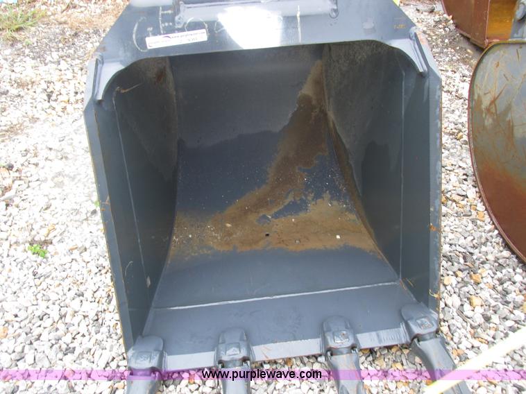 image for item Z9703 35"W x 34"H bucket