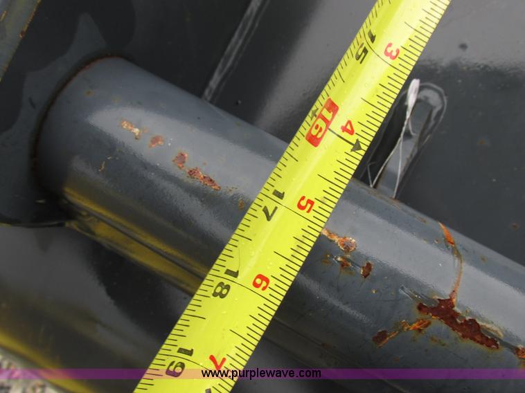 image for item Z9703 35"W x 34"H bucket