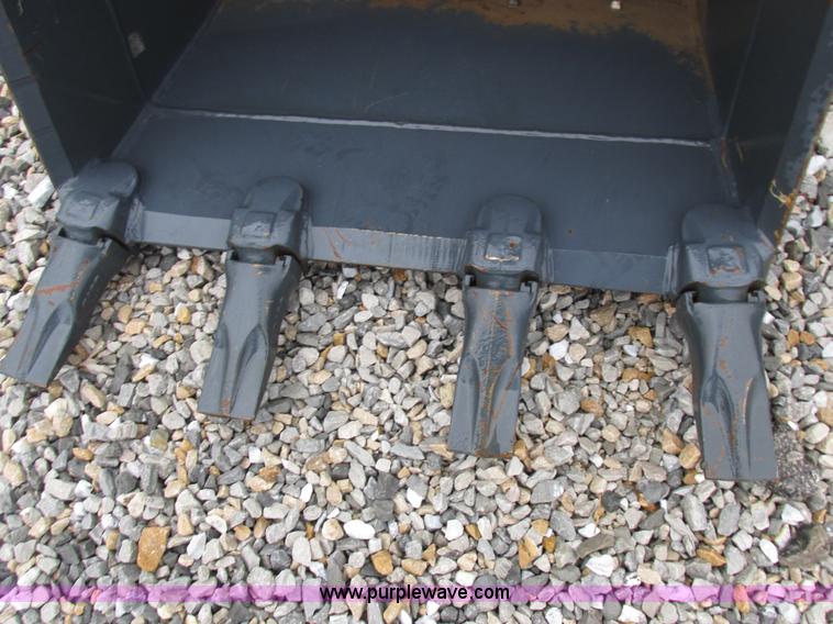 image for item Z9703 35"W x 34"H bucket