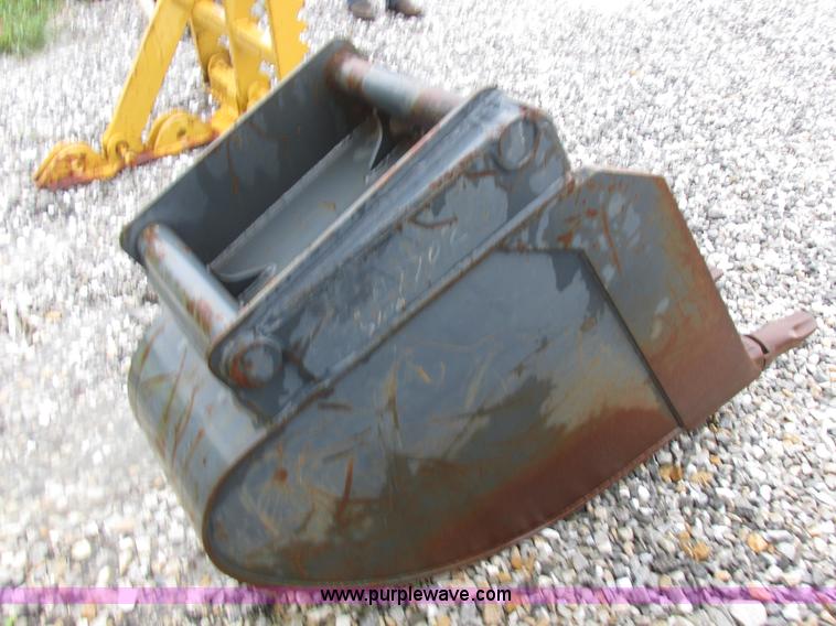 image for item Z9704 23"W x 34"H bucket