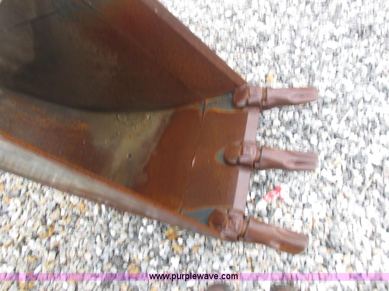 image for item Z9704 23"W x 34"H bucket