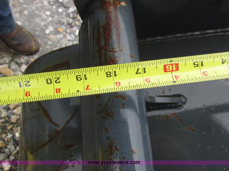 image for item Z9704 23"W x 34"H bucket