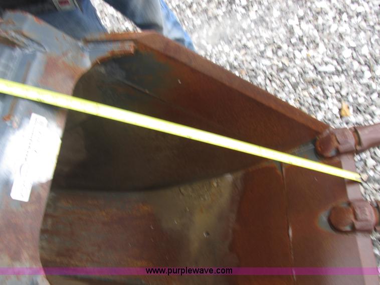 image for item Z9704 23"W x 34"H bucket