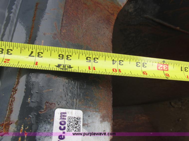 image for item Z9704 23"W x 34"H bucket