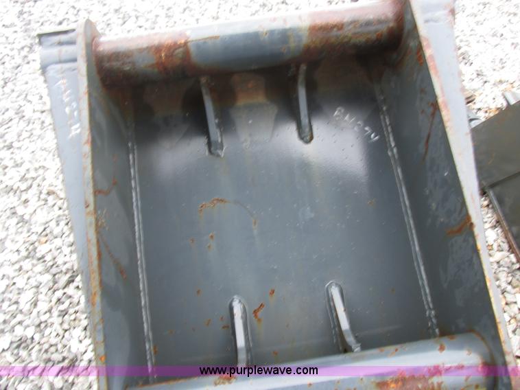 image for item Z9704 23"W x 34"H bucket