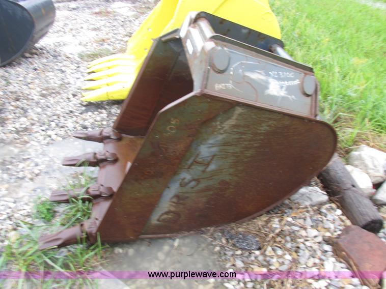 image for item Z9705 35"W x 34"H bucket