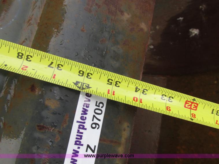 image for item Z9705 35"W x 34"H bucket