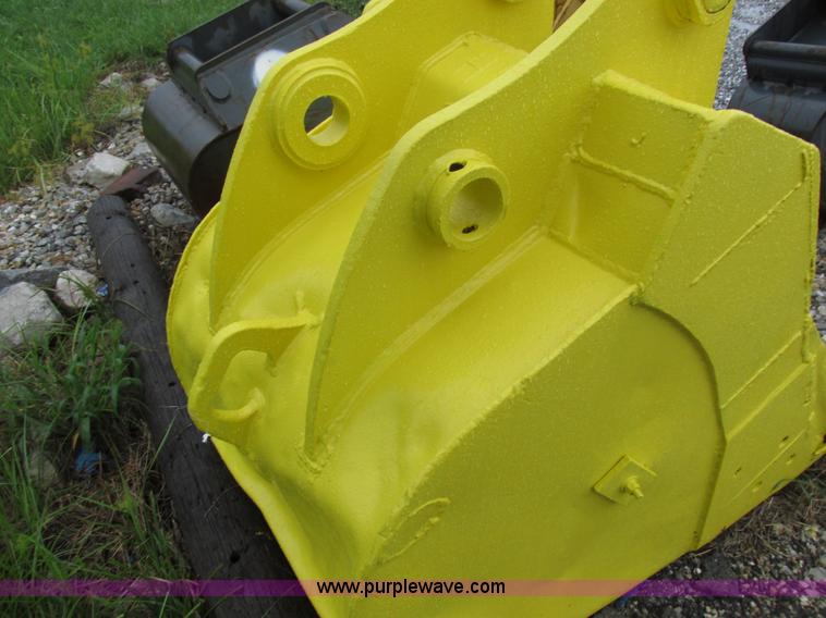 image for item Z9707 35"W x 40"H bucket