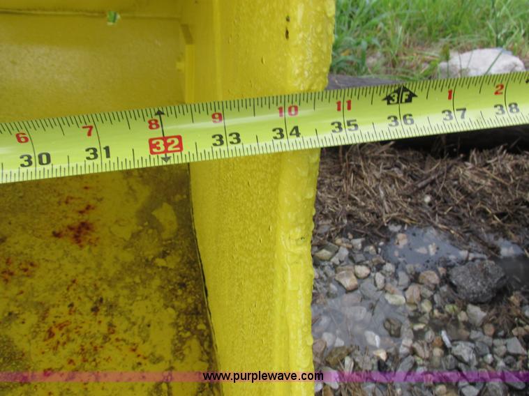 image for item Z9707 35"W x 40"H bucket