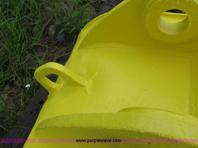 image for item Z9707 35"W x 40"H bucket