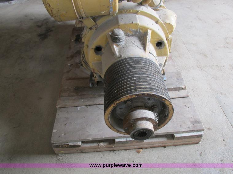 image for item Z9711 Caterpillar D333 six cylinder engine