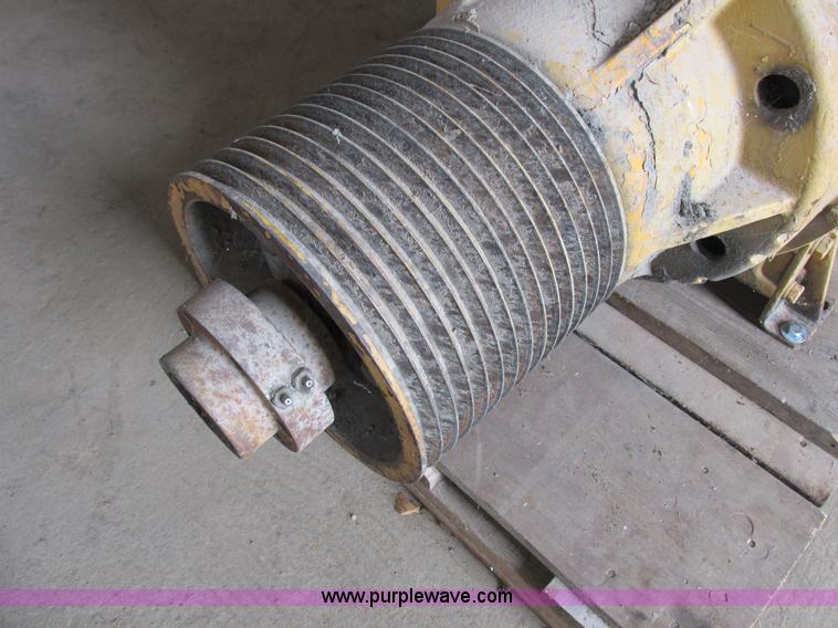 image for item Z9711 Caterpillar D333 six cylinder engine